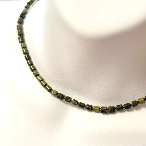 Green Unakite Short Necklace, Genuine Gemstone Beaded Necklace - Picture 5 of 9